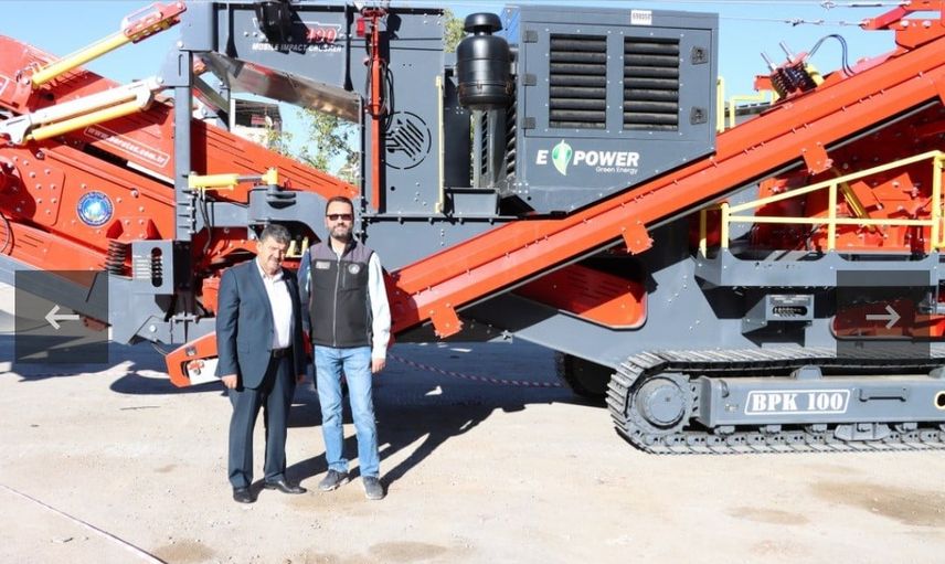 Kütahya İl Özel İdaresi hibrit mobil taş kırma makinesiyle kırsalda hizmeti hızlandırıyor