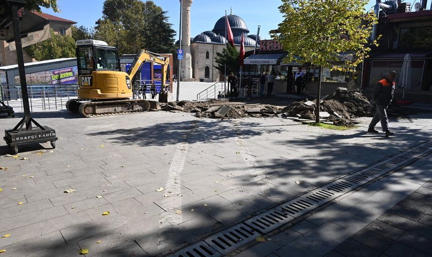 Isparta'da Bedesten Çarşısı yanındaki eski taban taşlarına kapsamlı yenileme