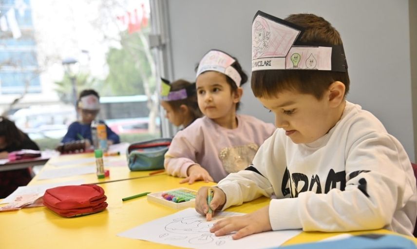 manisa'da çocuklara sanat ve eğitimle dolu yeni dönem