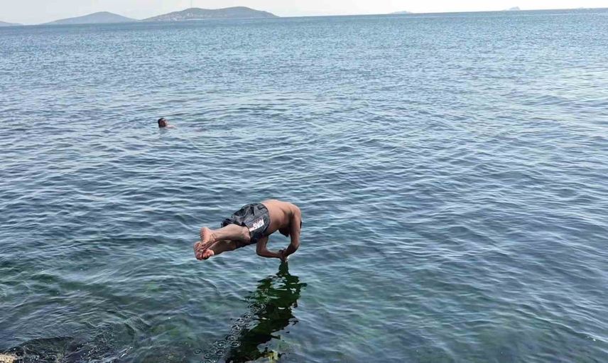 Caddebostan'da serin arayışı: 31 derecede sahile akın