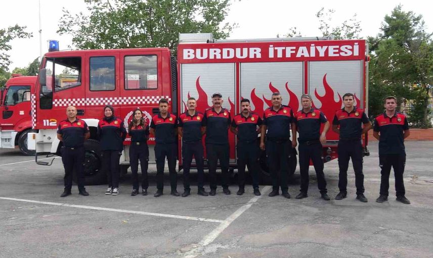 Duyarlı not hayat kurtardı: motor kısmına sıkışan yavru kedi kurtarıldı