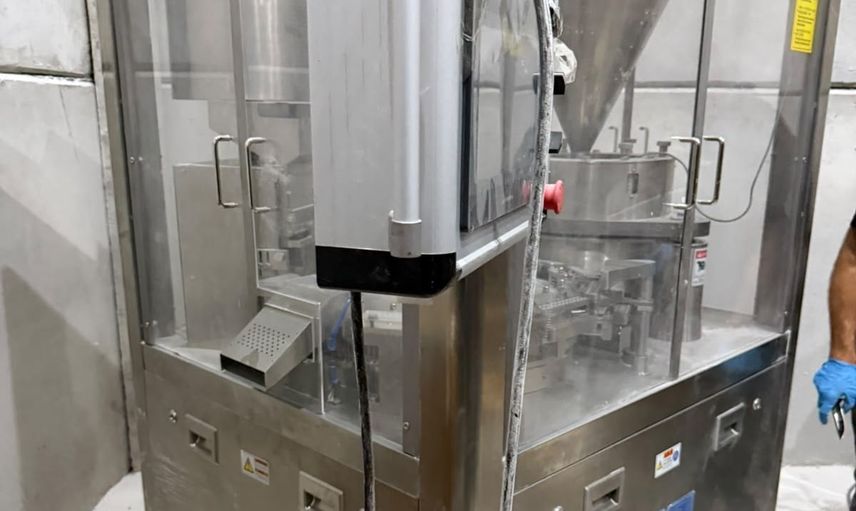 Plastik ambalaj deposunda gizli üretim hattı: 303 bin hap ele geçirildi
