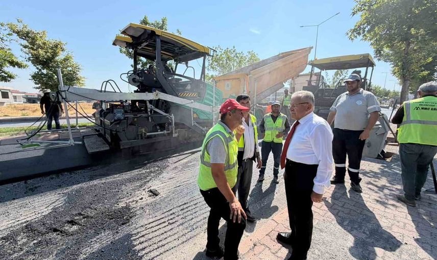 Şehit Komandolar Caddesi'nde ulaşım konforu için 5 kilometrelik asfalt çalışması sürüyor