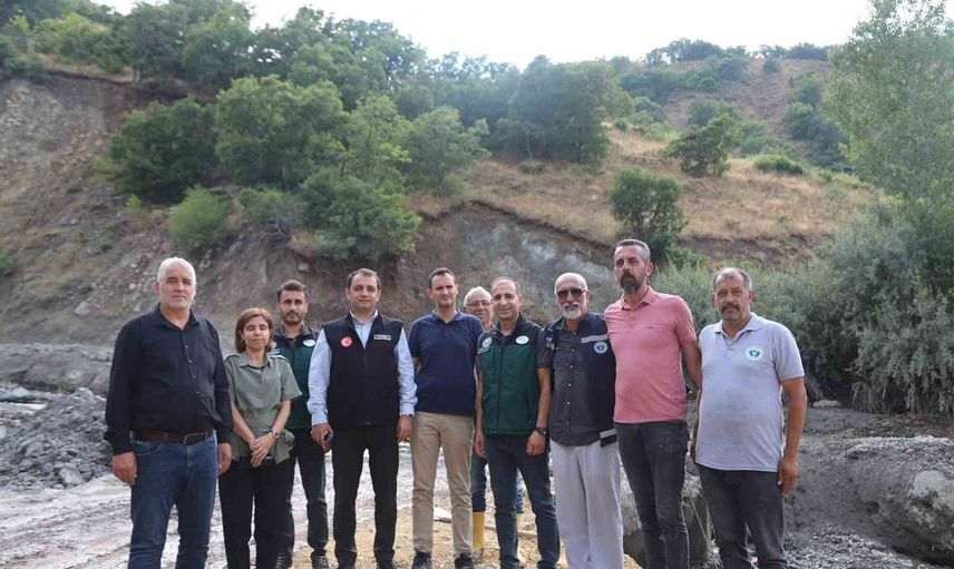 Bağrıdağı'nda sağanak köy yollarını tahrip etti, ekipler çalışma başlattı