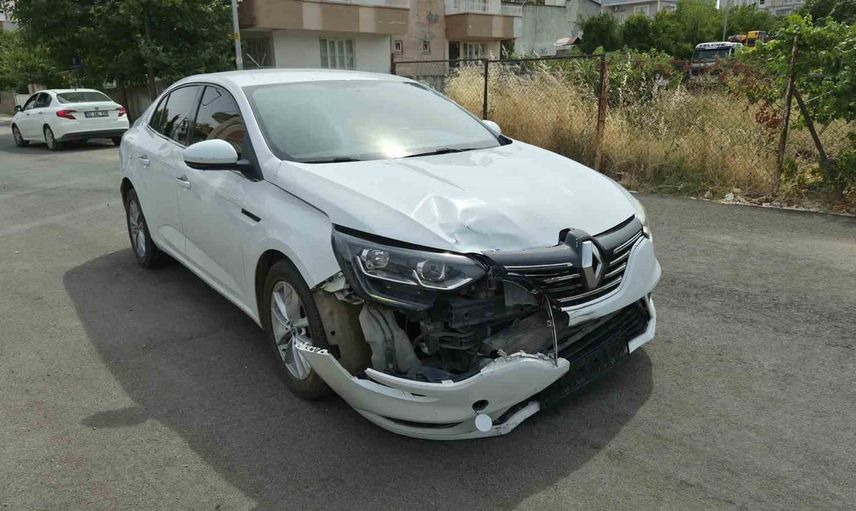 Adıyaman'da trafik kazası: motosiklet ile otomobil çarpıştı, iki kişi yaralandı