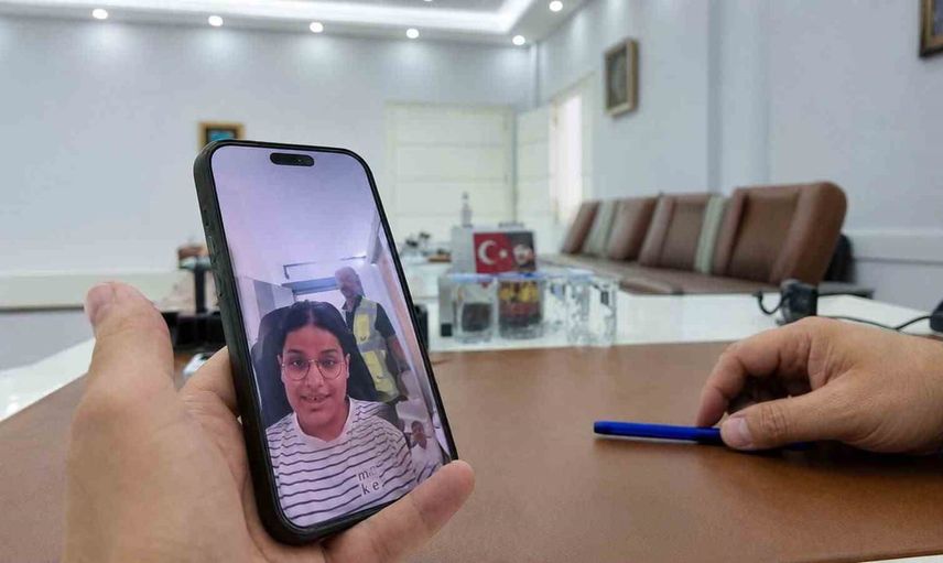 Adıyaman'da Nehir'e yeni akülü sandalye teslim edildi