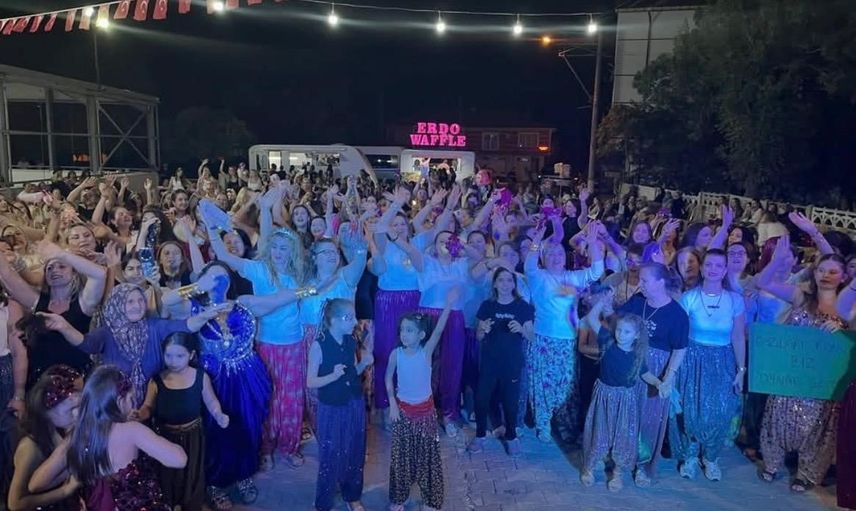 Hayrabolu'da şalvar gecesi: kadınlar gelenekleri müzikle yaşattı
