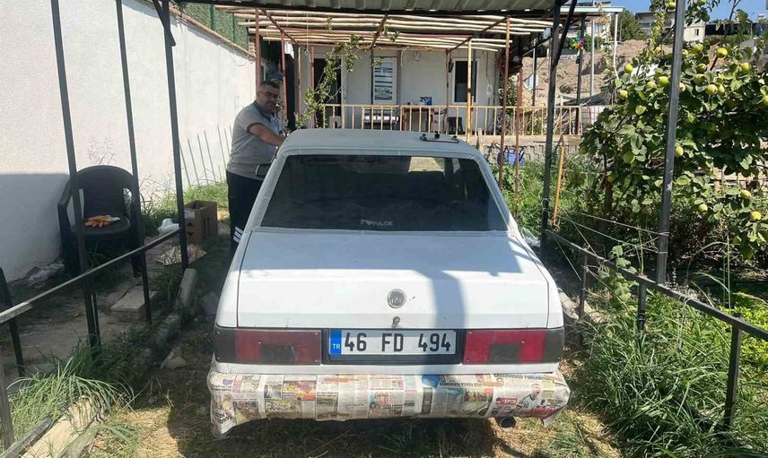Kahramanmaraş'ta 80 binlik teklif yerine 10 binle otomobilini kendisi boyadı