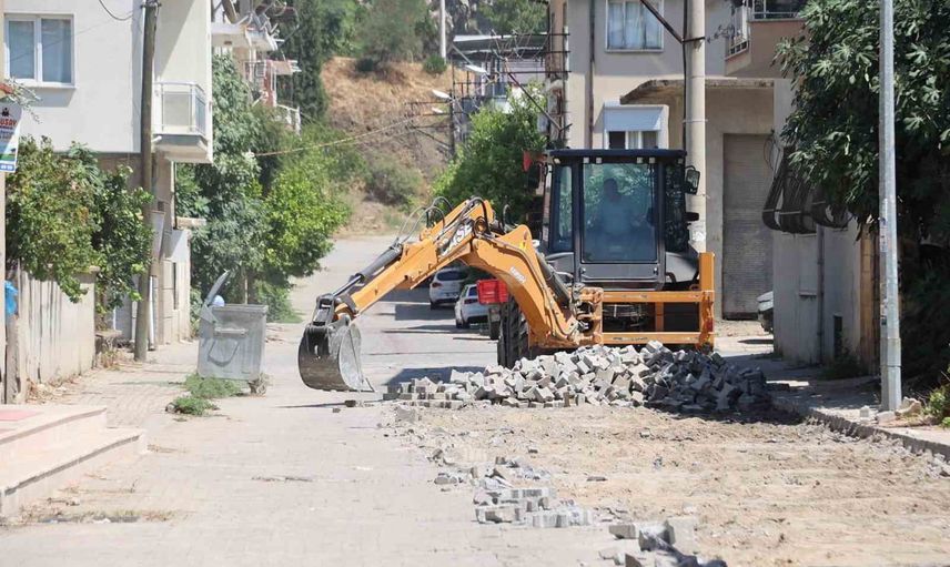 Gündoğan'da Yunus Emre Sokak'ta yol yenileme çalışmaları başladı