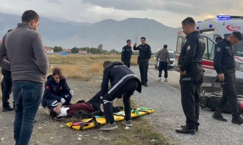 Erzincan'da çevreyolda savrulan motosiklet sürücüsü hastaneye kaldırıldı
