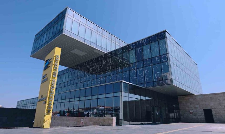 Merkez Kütüphane yeni yüzüyle kitap dostlarını ağırlıyor