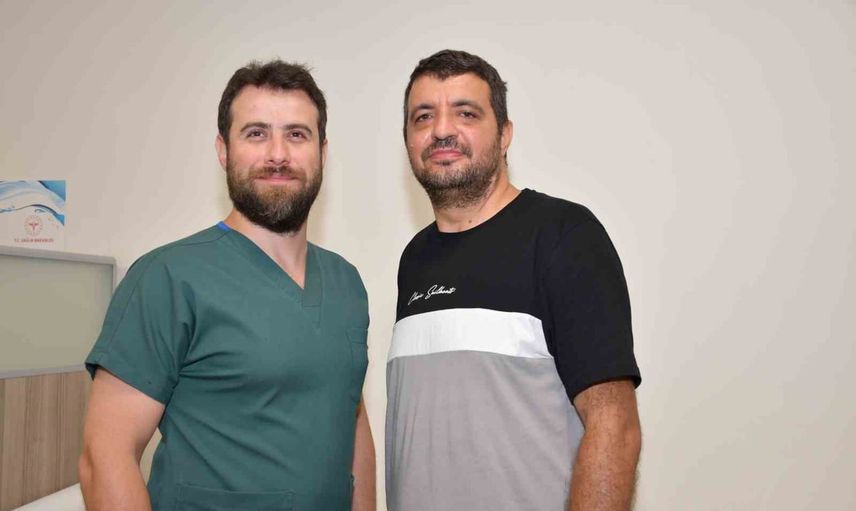 Yemek borusundaki 13 santimetrelik iyi huylu kitle kapalı cerrahiyle başarıyla çıkarıldı