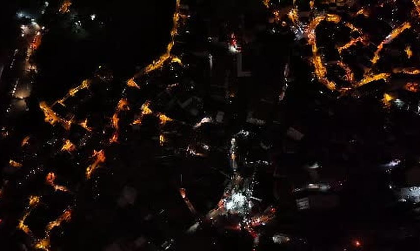 Ayazağa’da kurtarma çalışmaları karanlığı farlarla aydınlattı