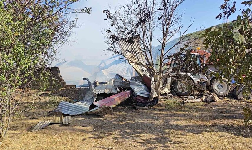 Isparta'da dayanışma ve uzun müdahale: Yalvaç'ta besihane yangınında binlerce balya zarar gördü