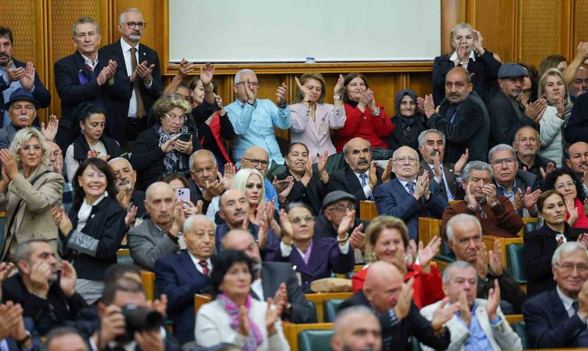Özel’den uyarı: yanlış tuğla ile örülen duvarın altında herkes kalır