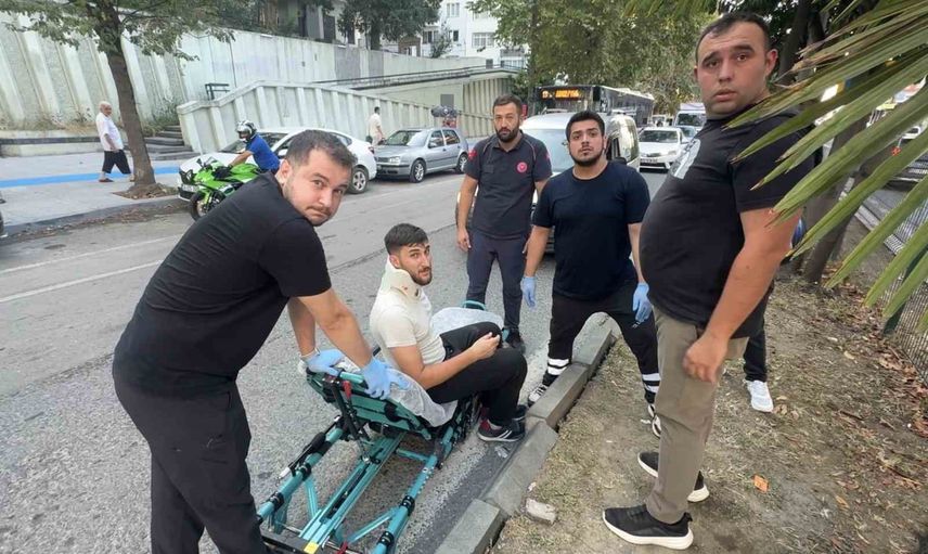 Önüne çıkan araca kaçınırken motosikletle çarpıştı: 1 yaralı