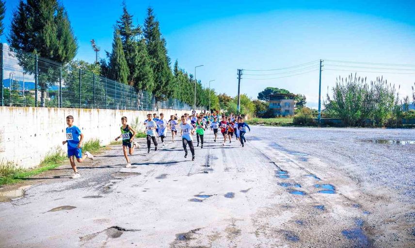 Aydın'da okul kroslarında 281 sporcunun mücadele günü