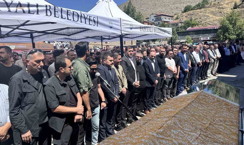 Keskinkılıç ailesi anne kaybını yaşadı: Hayriye Keskinkılıç toprağa verildi