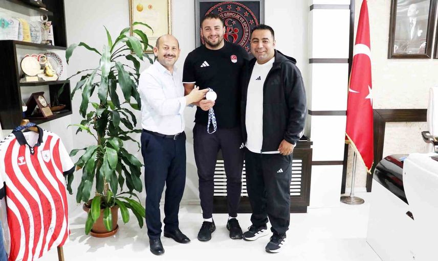 Samsunlu ağır sıklet boksörden Taranto'da gümüş başarı