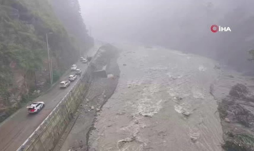 Gyirong çevresinde toprak kayması, kayıp endişesi sürüyor