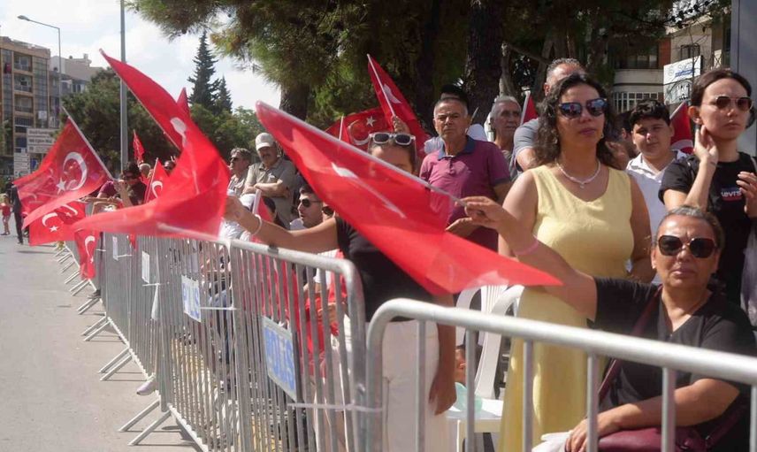 Zafer coşkusu 30 Ağustos'ta Balıkesir'de yankılandı