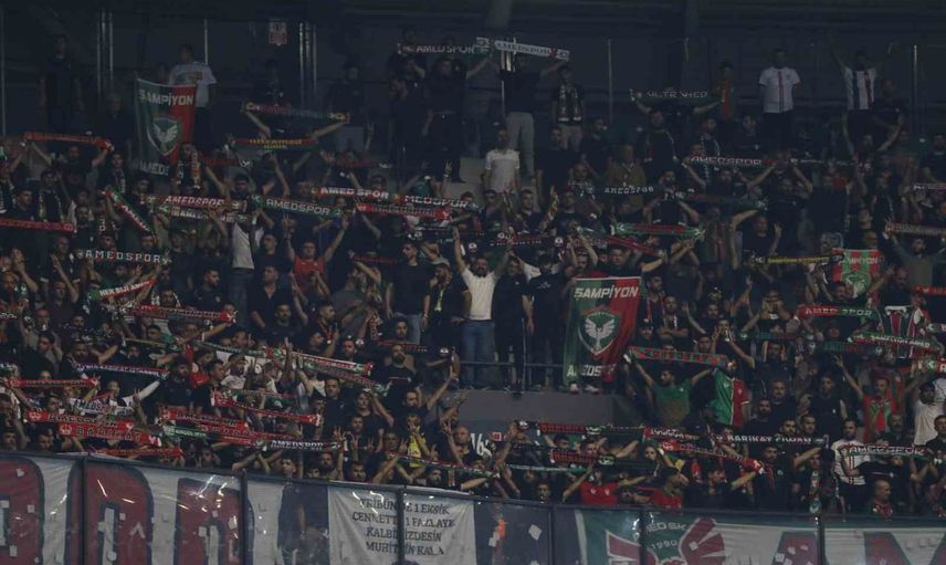 Kocaelispor-Amed maçında sarı poşet eylemine ilişkin 5 kişi ev hapsiyle serbest bırakıldı