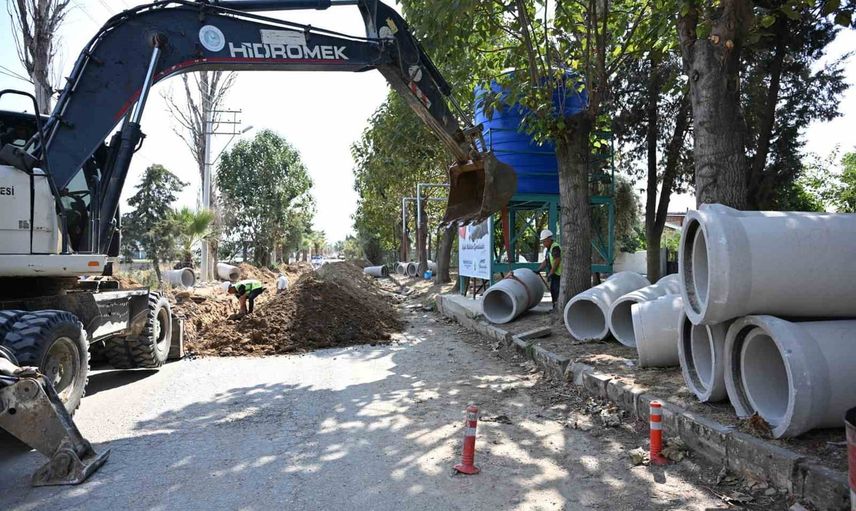 Alaşehir'de taşkın riski azalıyor: 600'lük 1.2 kilometrelik kolektör hattı