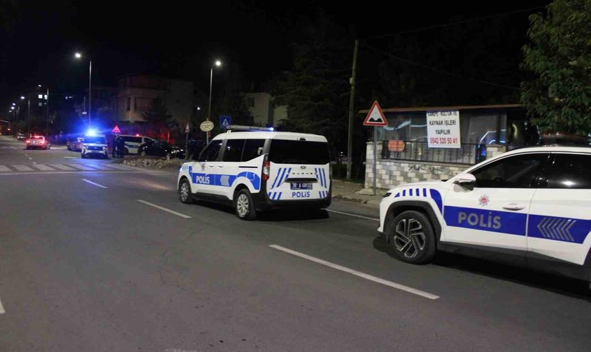 Akrabalar arasındaki tartışma bıçaklı kavgaya dönüştü: 1 ağır yaralı