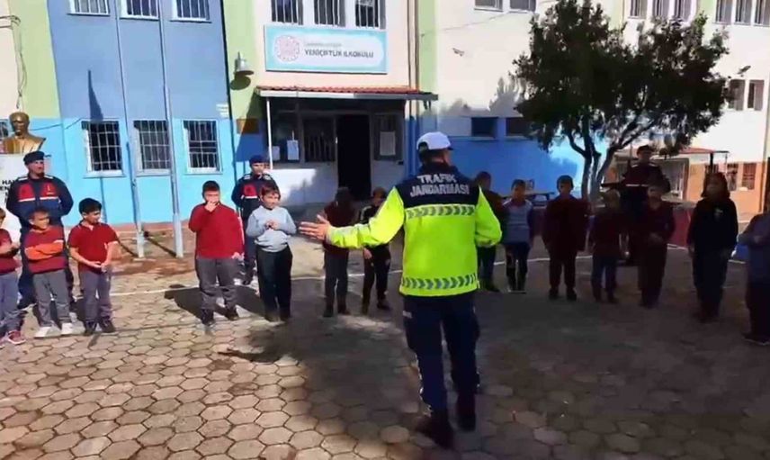 Çanakkale'de eğitim dönemi boyunca okul güvenliği için jandarma denetimleri
