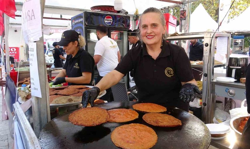 Antakya yeniden hayat buldu: festivalde 75 tescilli lezzet sokakları sardı