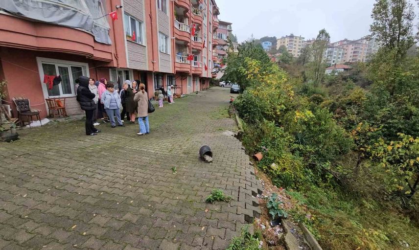 zonguldak'ta 135 haneli sitede zemin kayması endişesi sürüyor
