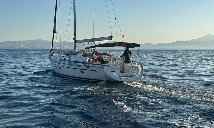 Sahil güvenlikten Kuşadası açıklarında kaçak göç operasyonu