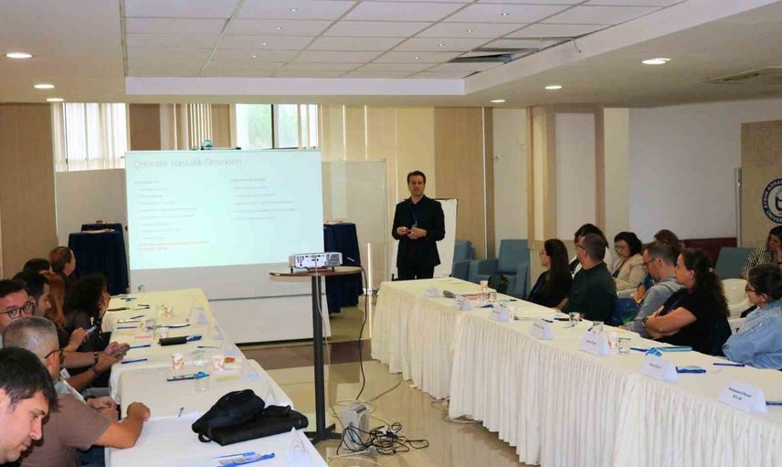 Tıp eğitiminde nitelik artışı hedefiyle öğretim üyelerine temel beceri eğitimi verildi