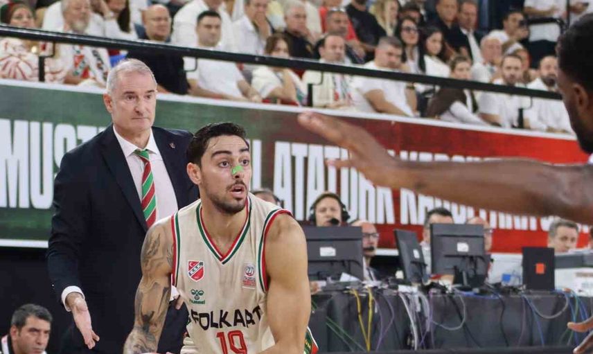 Fenerbahçe Karşıyaka deplasmanında farklı kazandı