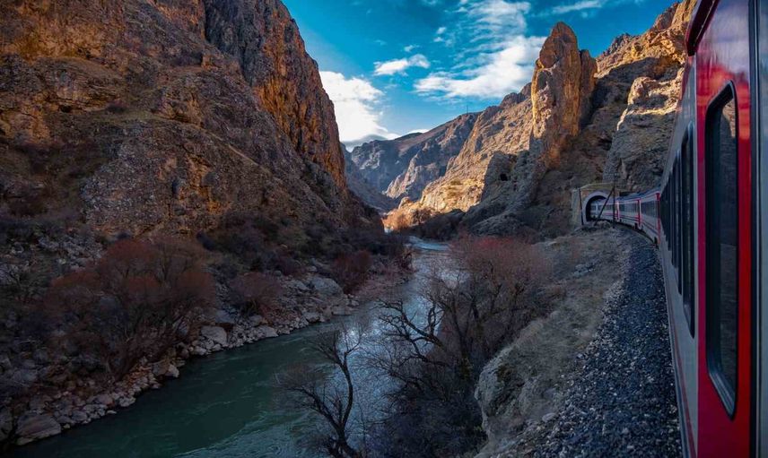 Turistik Doğu Ekspresi yeni sezona hazırlanıyor: biletler pazartesi 13.55'te satışta