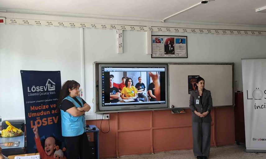 Öğrencilerle lösemi farkındalığı: köy okulunda seminer ve etkinlik günü