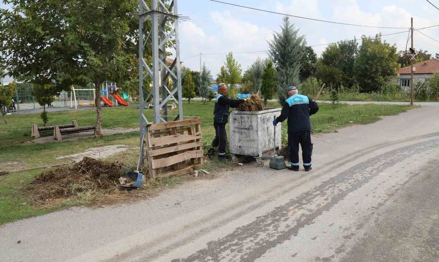 Battalgazi'de sokaklar yaprak ve atıklardan arındırılıyor