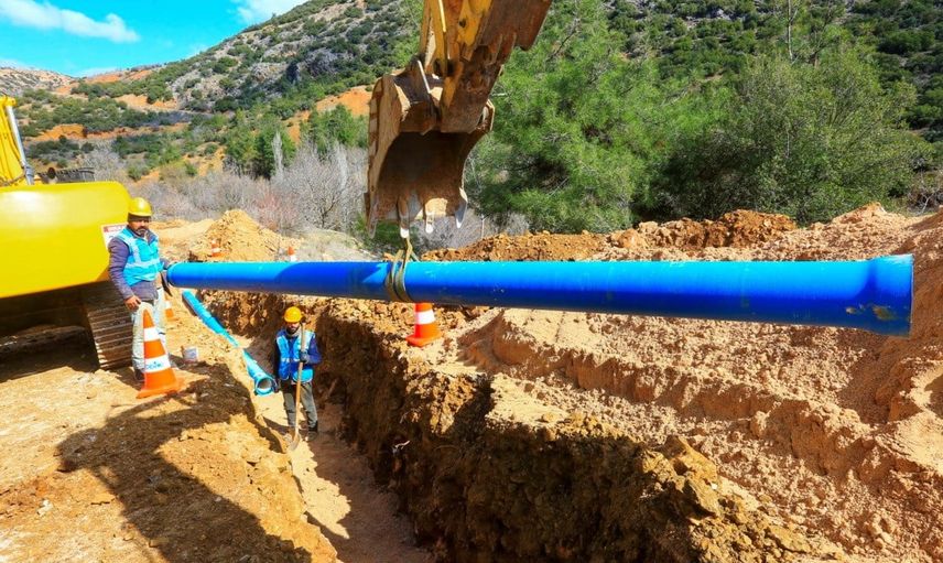 Çal'da modern borularla 2 bin 850 metrelik su hattı yenilendi