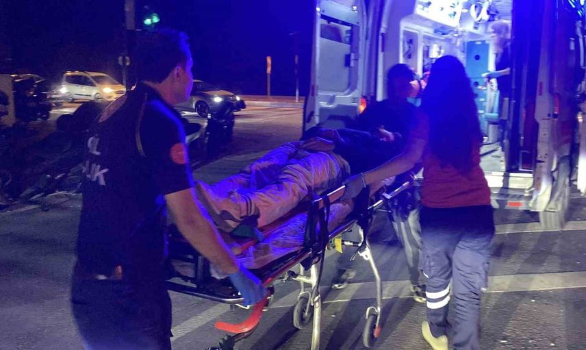 Gece yarısı çarpışma: İnegöl'de motosiklet sürücüsü ile yolcusu yaralandı