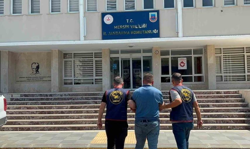 Mersin'de uyuşturucu ve cinayet suçlarından aranan hükümlü operasyonla adliyeye sevk edildi