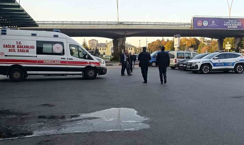 Kayseri’de tramvay durağına geçerken çarpılan 18 yaşındaki genç yaşamını yitirdi
