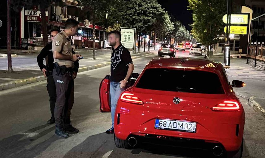 Aksaray'da uygunsuz modifiyeli araç kullanan sürücüye 5 bin lira ceza