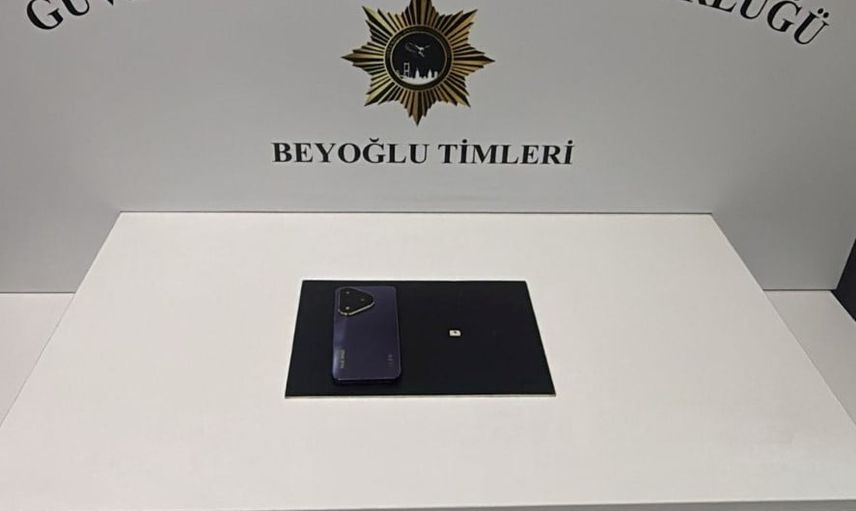 Beyoğlu'nda unutulan telefonun kaybı kısa sürede çözüldü