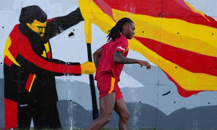 Rafael Leao Galatasaray'da sahaya ilk adımını attı