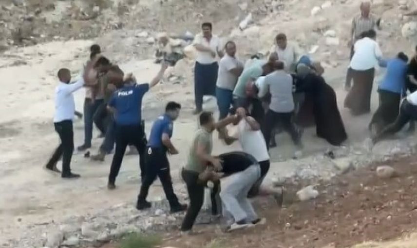 Gaziantep'te Vatan Mahallesi'nde aileler arasında taşlı sopalı kavga