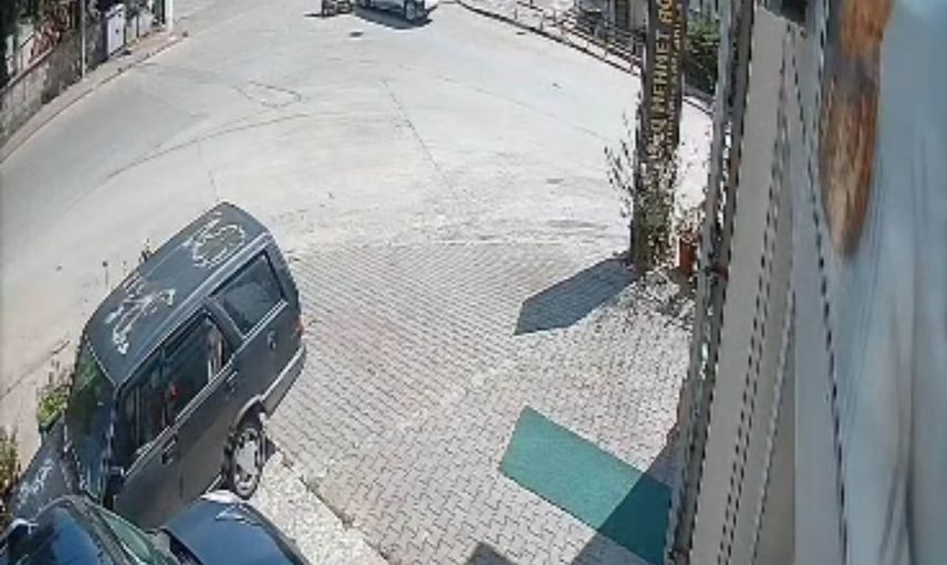 Safranbolu'da Paşapınarı Caddesi'nde anlık çarpışma: motosiklet sürücüsü hafif yaralandı