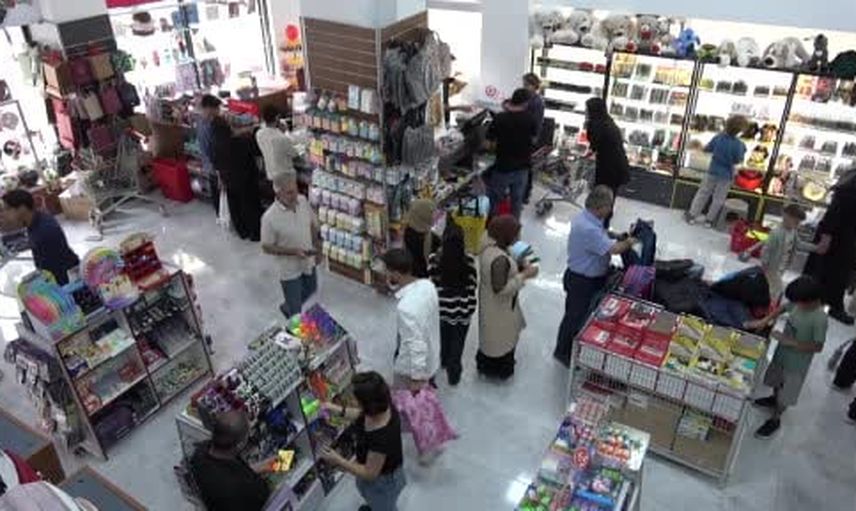 Van’da okula dönüş telaşı: çanta ve boya stoklarında azalma yaşanıyor