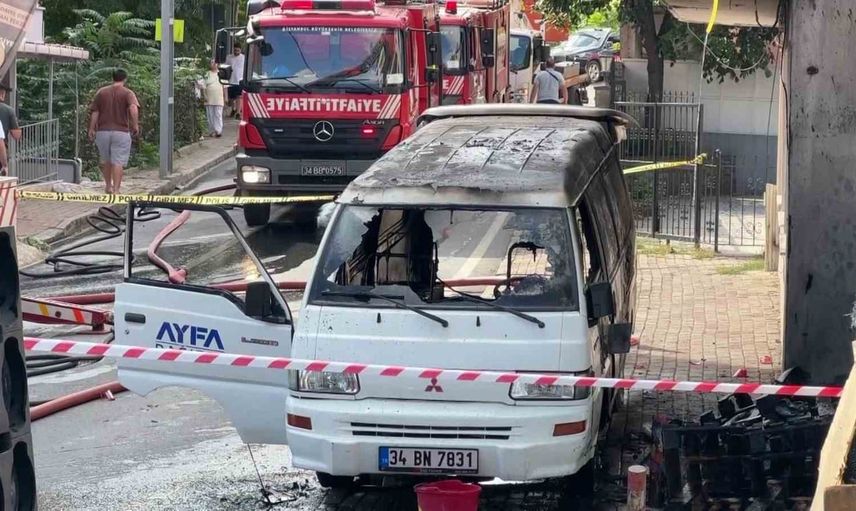 Sarıyer'de apartman aralığında çıkan yangın çatılara sıçradı