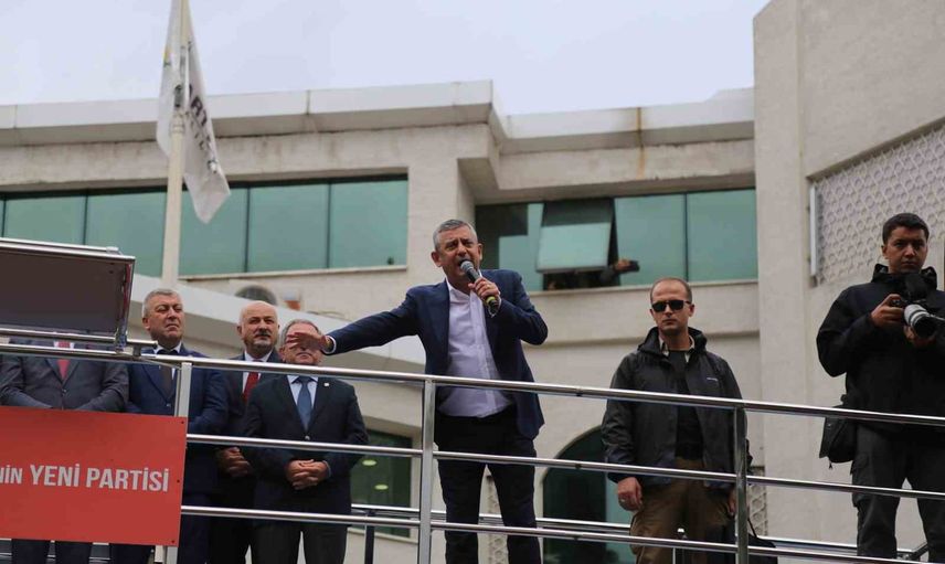 Artvin'de Özgür Özel'den fon krizi vurgusu