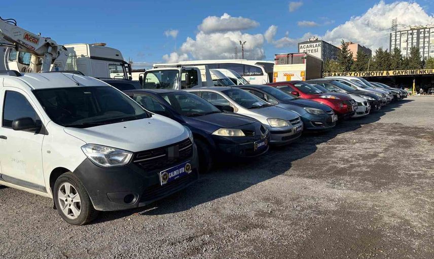 İstanbul'da üç ilçede 'change oto' operasyonu: 10 şüpheli yakalandı